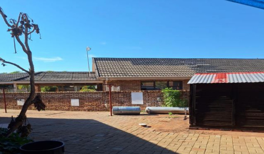 10 Bedroom Property for Sale in Kuruman Northern Cape